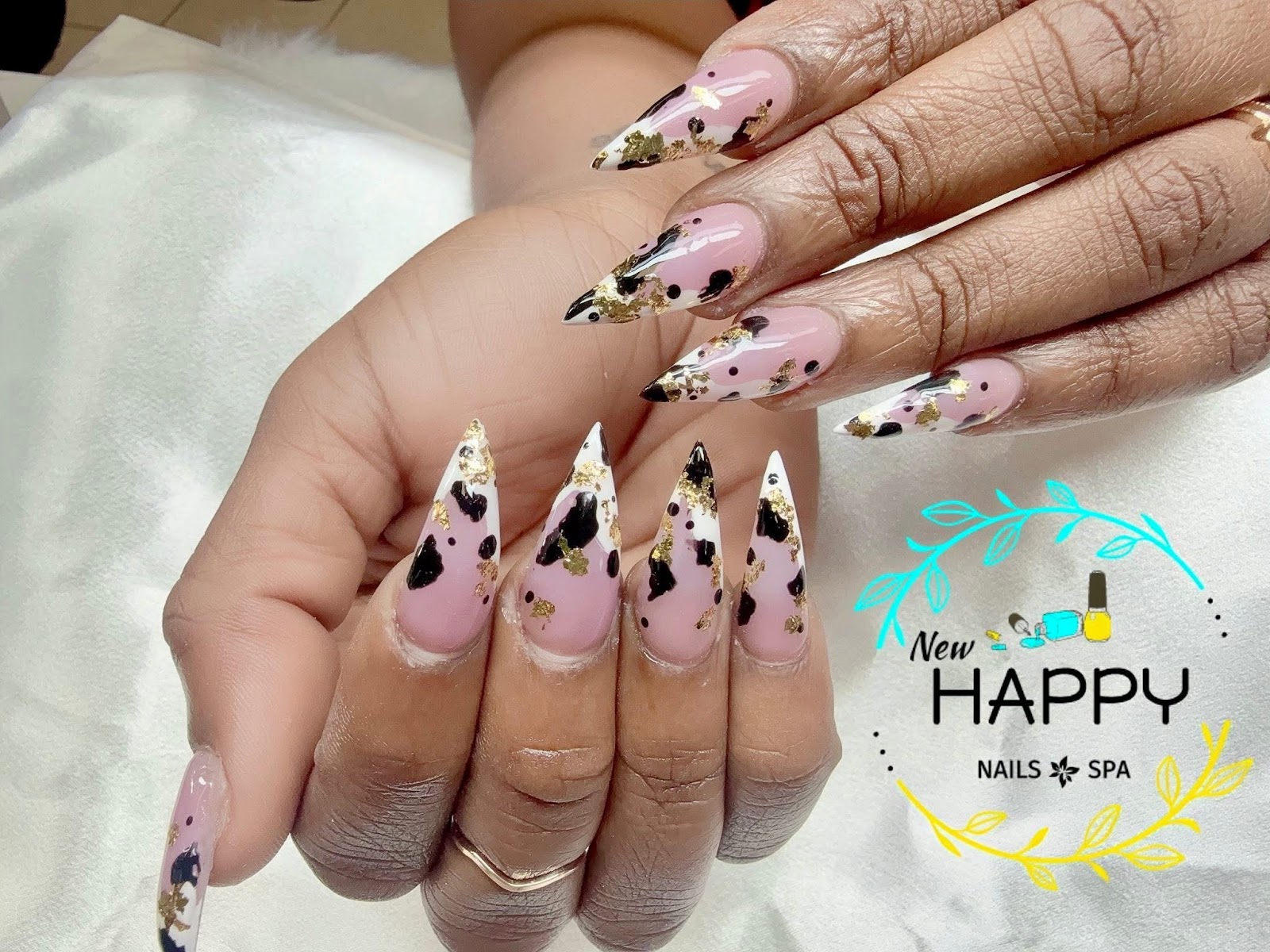 New Happy Nails & Spa logo